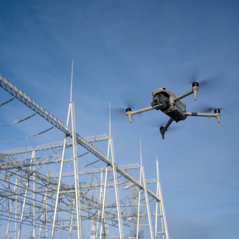 Inspeksjon av kraftlinjer med drone