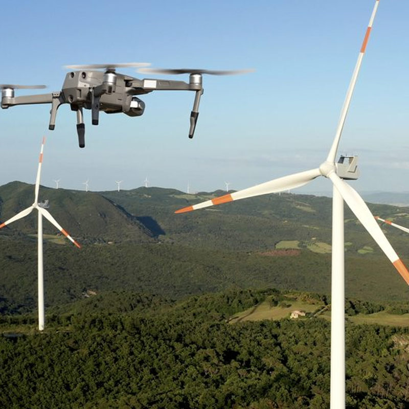 Inspeksjon av vindkraft installasjon med drone